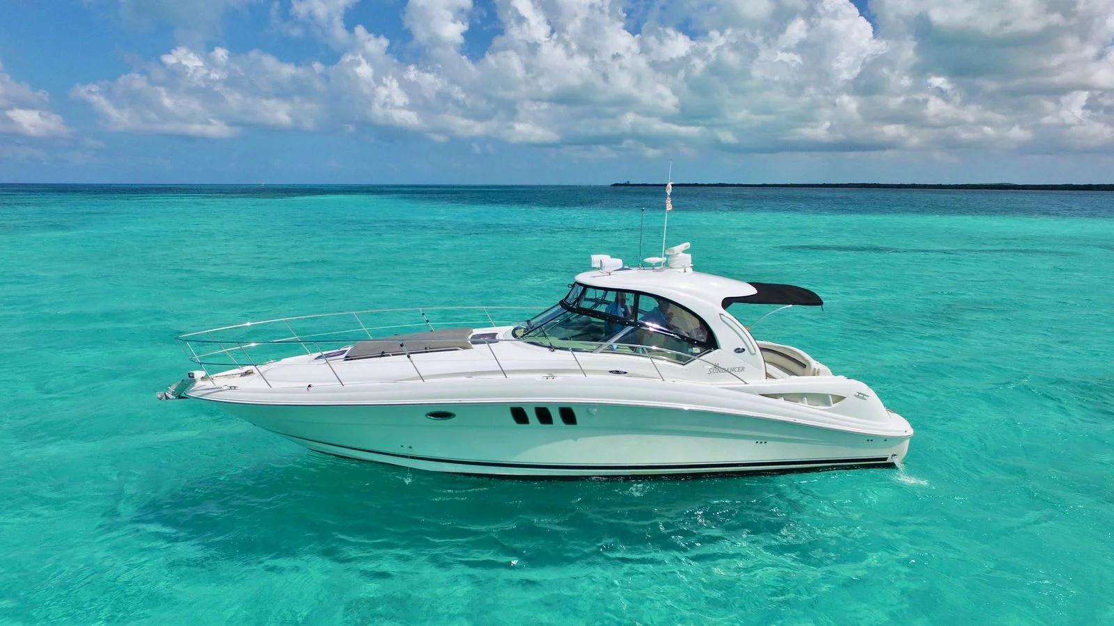 Sea Ray 40 Mint Private Charter — Cancún