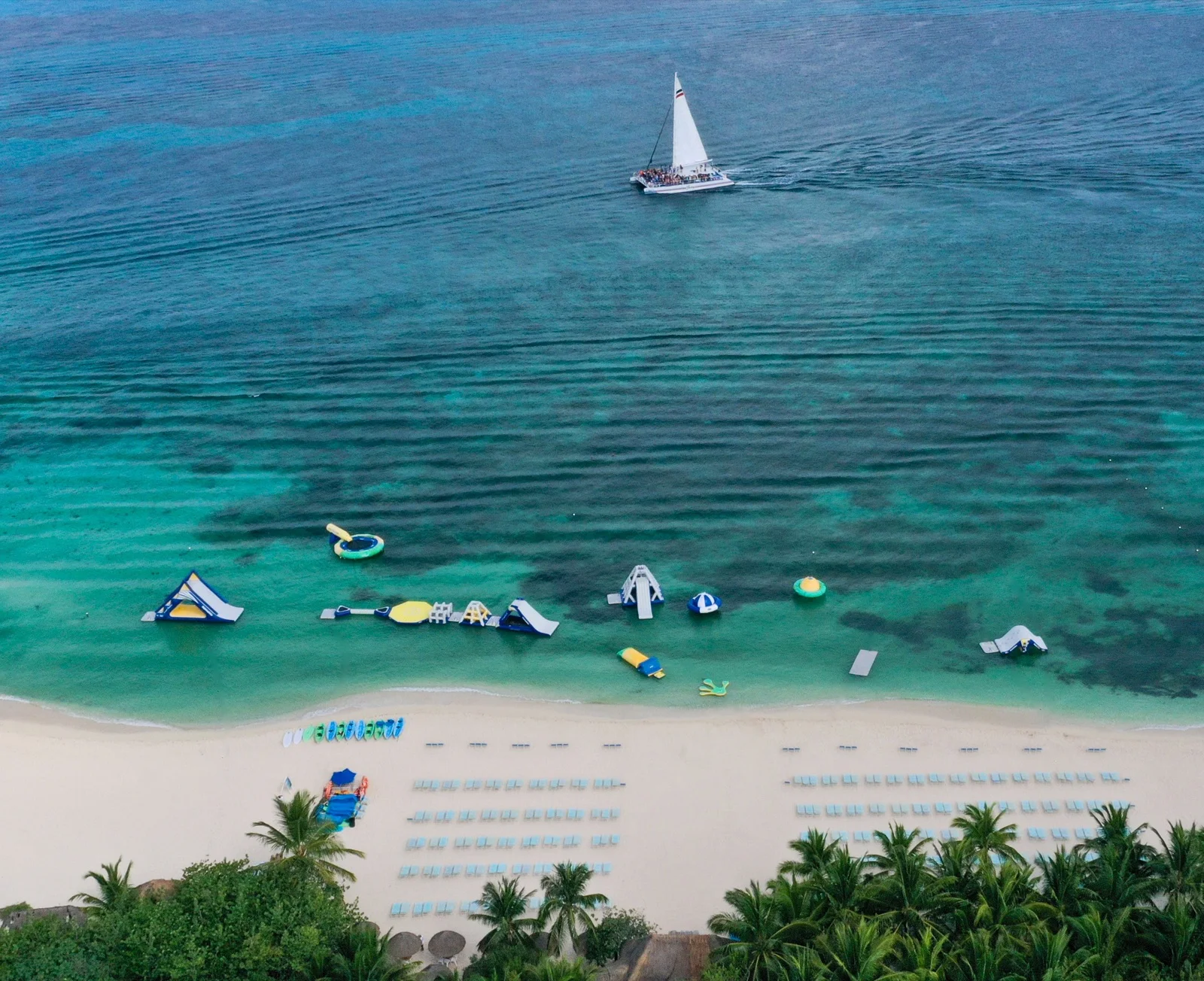 Catamarán Fury Cozumel: Cielo, Palancar Snorkel & Beach Party